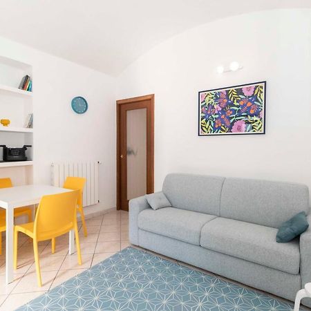 Colourful Flat San Donato Apartment Turin Exterior photo